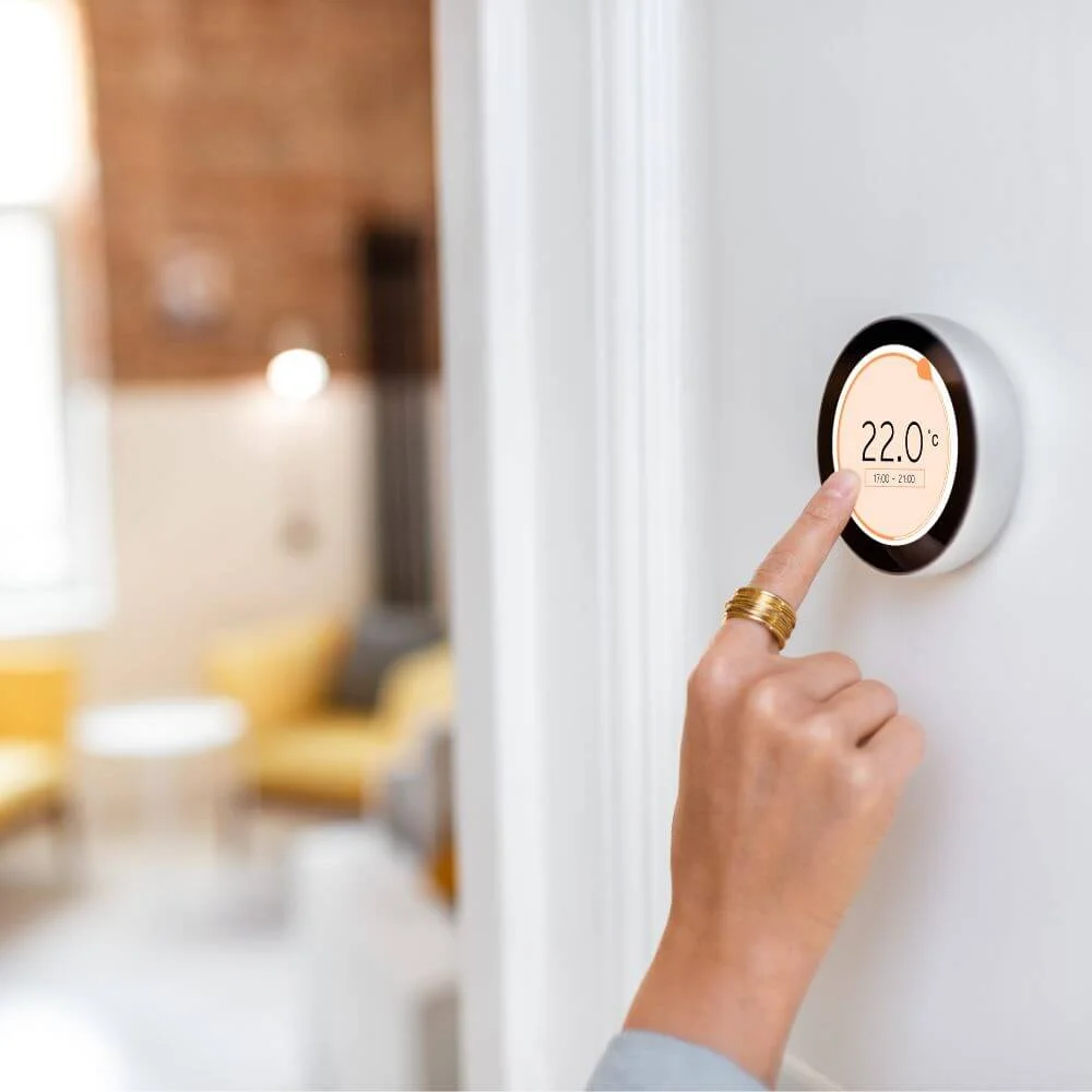 Adjusting thermostat to optimal sleep temperature to prevent night waking